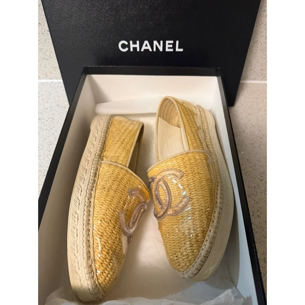 Chanel Raffia PVC CC Logo Espadrilles Beige Woven Straw Flats Slip On Shoes